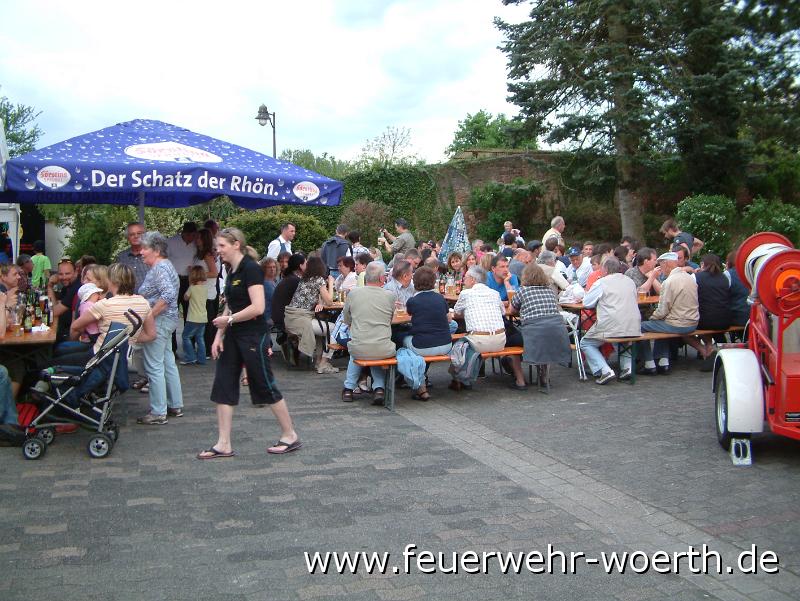 2012.04.30 Maibaumaufstellung 006.JPG